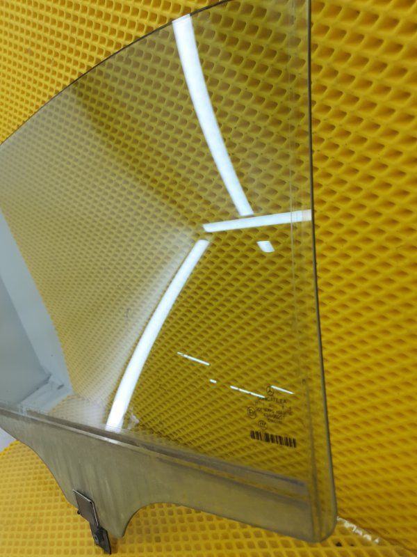 Стекло боковое Mercedes-Benz S-Class W221