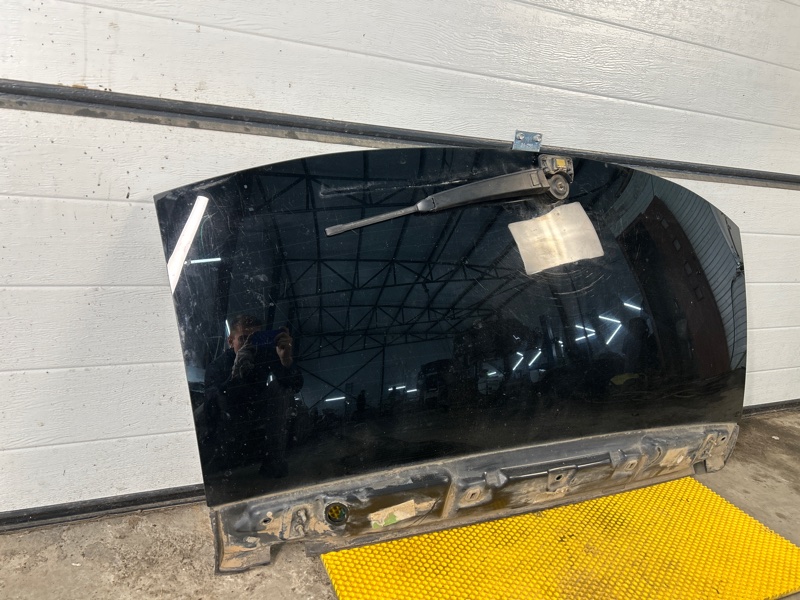 Стекло заднее Volkswagen Touareg 2003 7L6