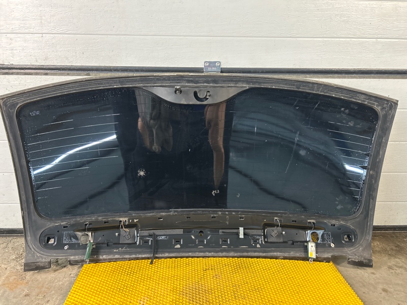 Стекло заднее Volkswagen Touareg 2003 7L6