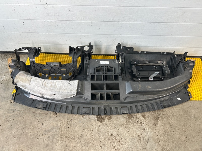 Панель передняя салона (торпедо) Volkswagen Touareg 2003 7L6