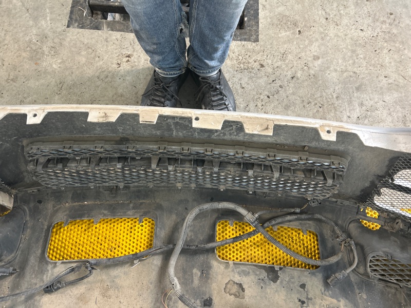 Бампер передний Volkswagen Touareg 2003 7L6