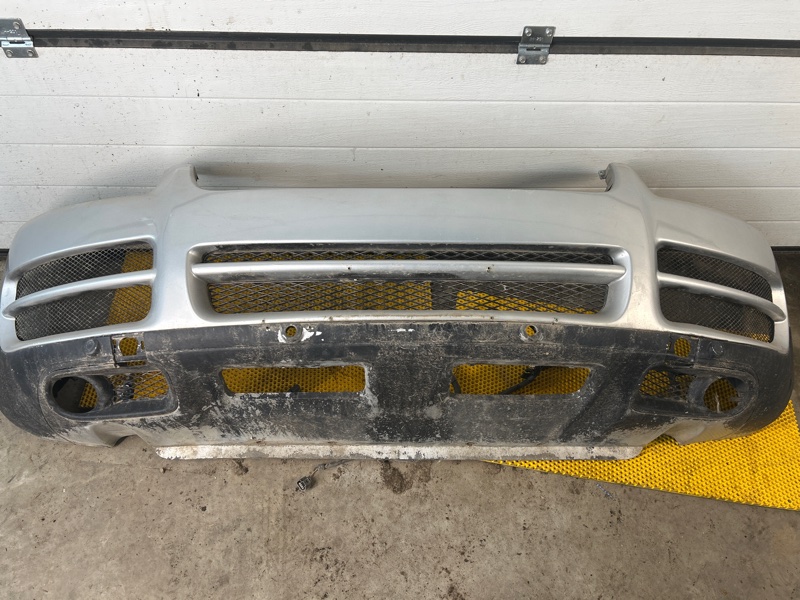 Бампер передний Volkswagen Touareg 2003 7L6