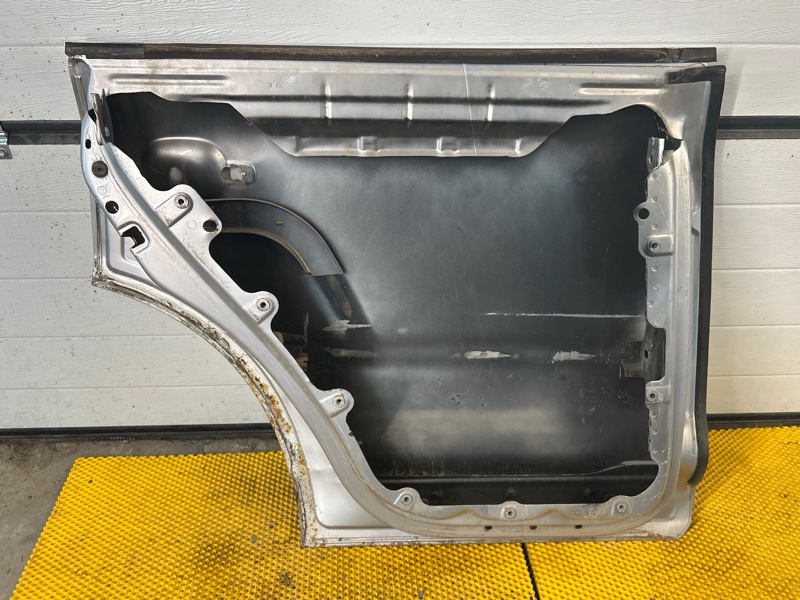 Дверь задняя правая Volkswagen Touareg 2003 7L6