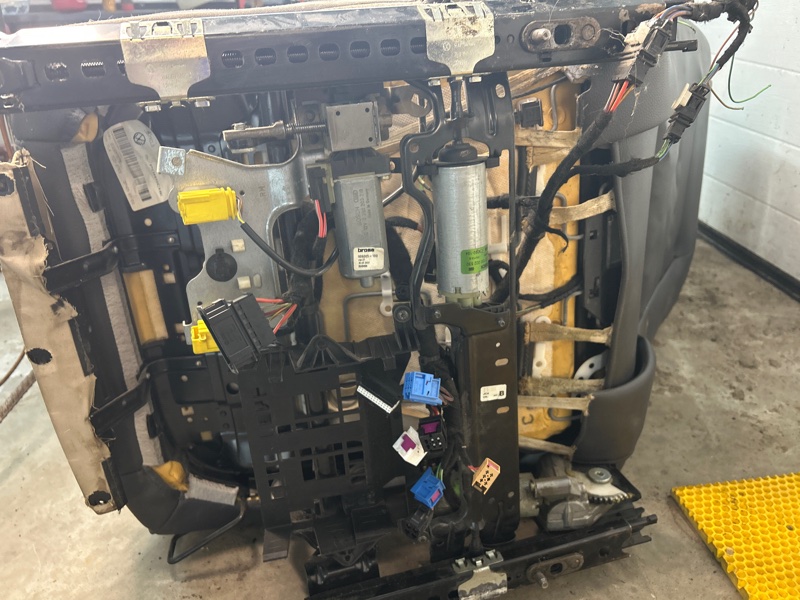 Сиденье Volkswagen Touareg 2003 7L6