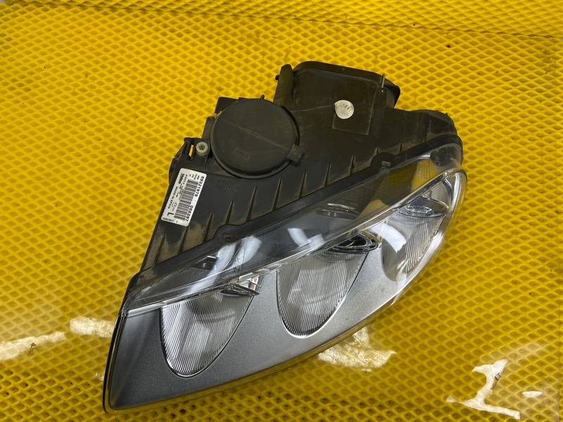 Фара передняя правая Volkswagen Touareg 2003 7L6