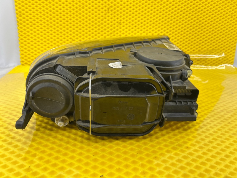 Фара передняя правая Volkswagen Touareg 2003 7L6