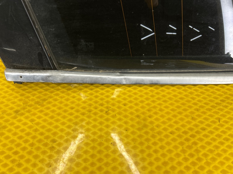 Форточка левая Volkswagen Touareg 2003 7L6