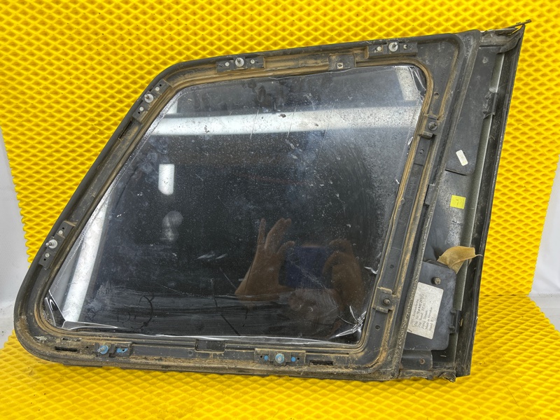 Форточка левая Volkswagen Touareg 2003 7L6