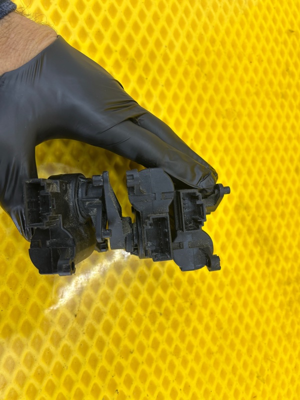 Сервопривод заслонок печки Volkswagen Touareg 2003 7L6