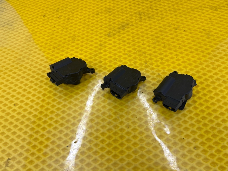 Сервопривод заслонок печки Volkswagen Touareg 2003 7L6