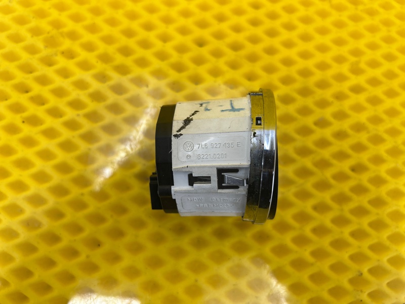 Блок управления пневмоподвеской Volkswagen Touareg 2003 7L6