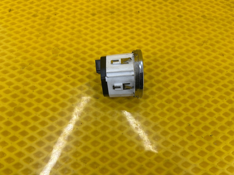 Блок управления пневмоподвеской Volkswagen Touareg 2003 7L6