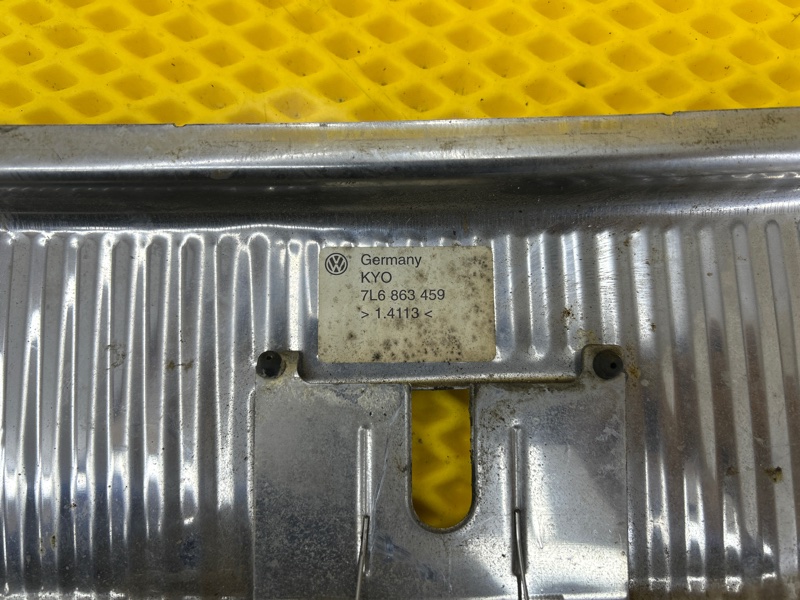 Накладка замка багажника Volkswagen Touareg 2003 7L6