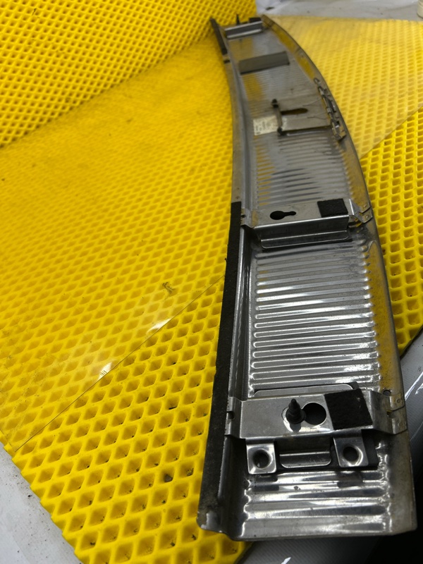 Накладка замка багажника Volkswagen Touareg 2003 7L6