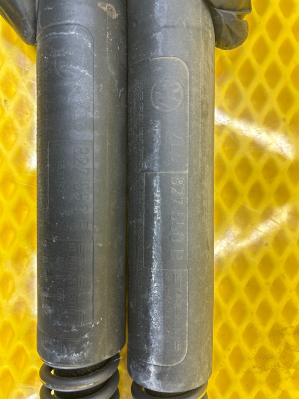 Амортизатор двери багажника Volkswagen Touareg 2003 7L6