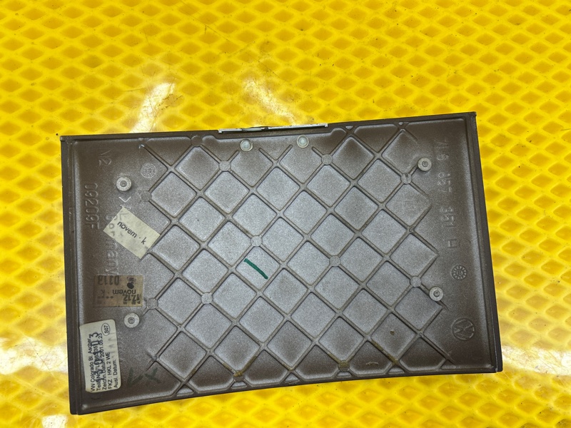 Накладка пепельницы Volkswagen Touareg 2003 7L6