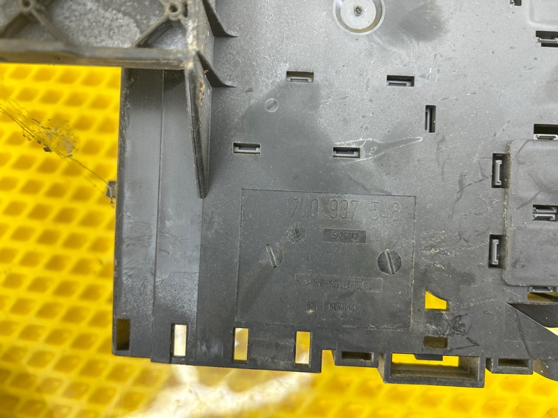 Блок предохранителей Volkswagen Touareg 2003 7L6