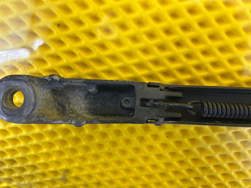 Поводок дворника Volkswagen Touareg 2003 7L6