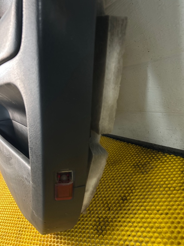 Обшивка двери передняя правая (карта) Volkswagen Touareg 2003 7L6