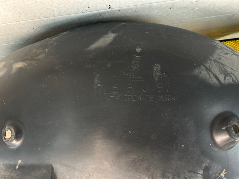 Подкрылок задний Volkswagen Touareg 2003 7L6
