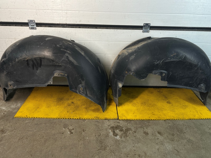 Подкрылок задний Volkswagen Touareg 2003 7L6