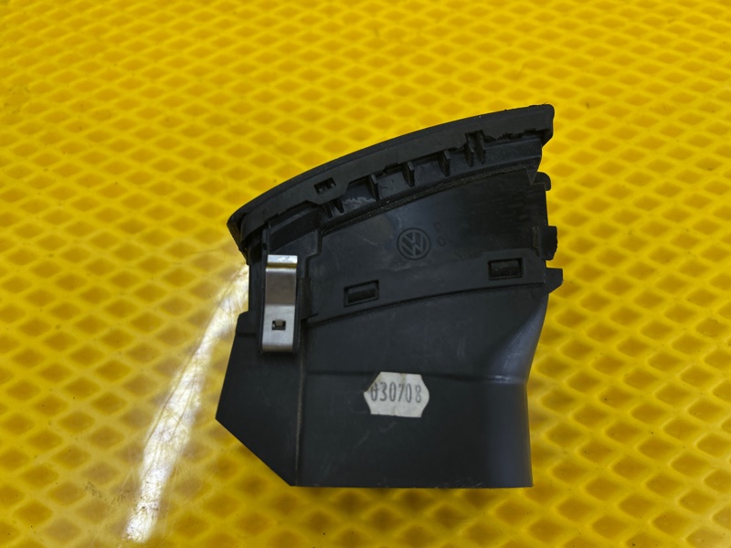 Воздуховод левый (дефлектор) Volkswagen Touareg 2003 7L6