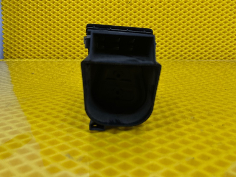 Воздуховод левый (дефлектор) Volkswagen Touareg 2003 7L6