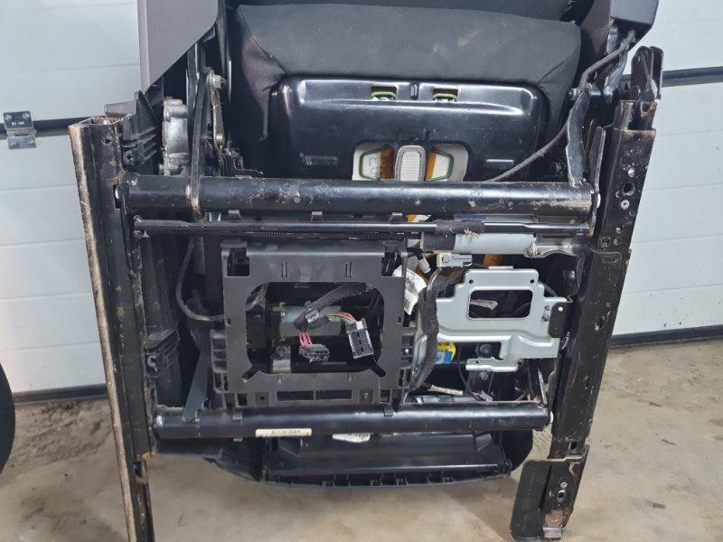 Сиденье Mercedes-Benz S-Class W221