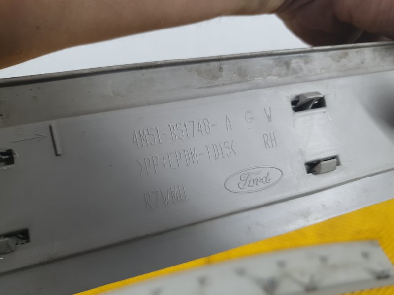 Обшивка багажника Ford Focus 2006 2