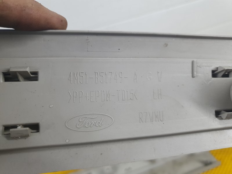 Обшивка багажника Ford Focus 2006 2