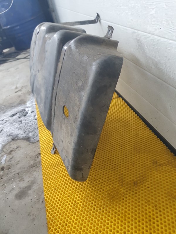 Защита топливного бака Volkswagen Touareg 2008 7L6