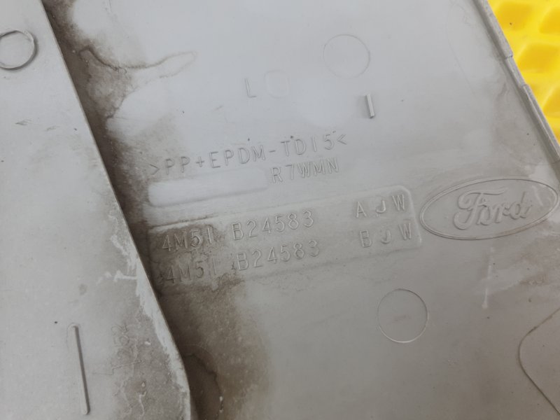 Обшивка стойки Ford Focus 2006 2