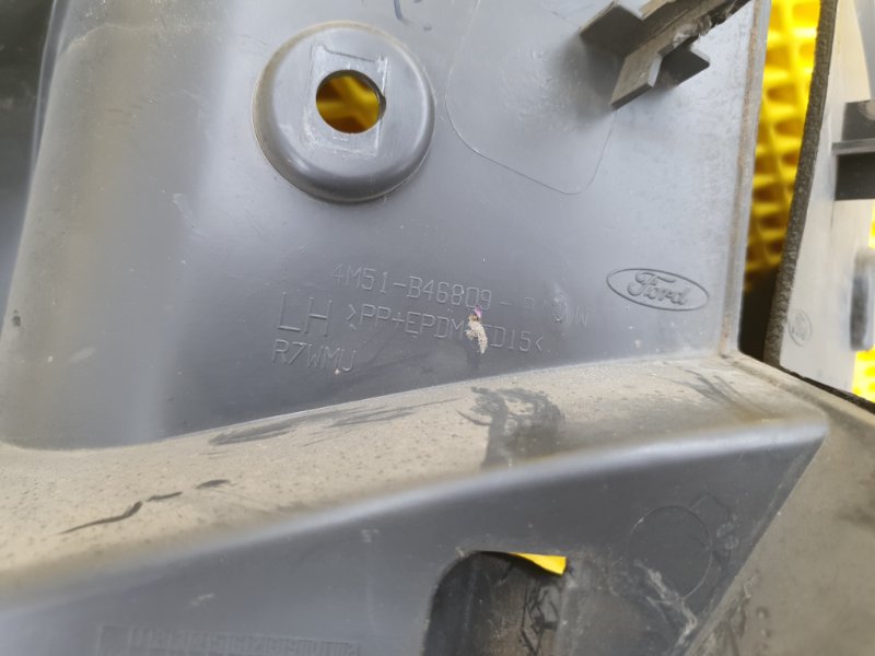 Обшивка багажника Ford Focus 2006 2