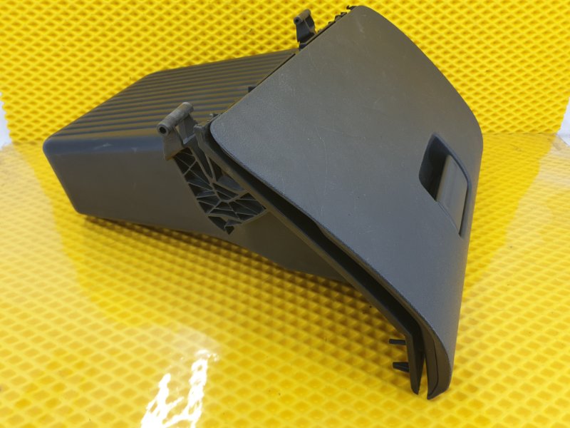 Бардачок Ford Focus 2006 2