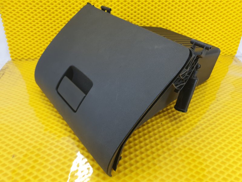 Бардачок Ford Focus 2006 2