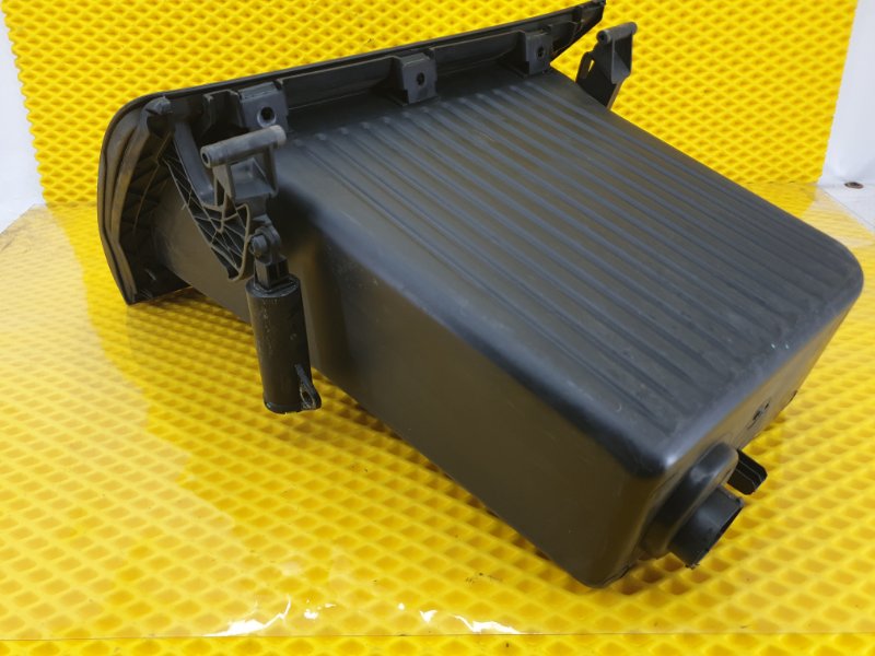 Бардачок Ford Focus 2006 2