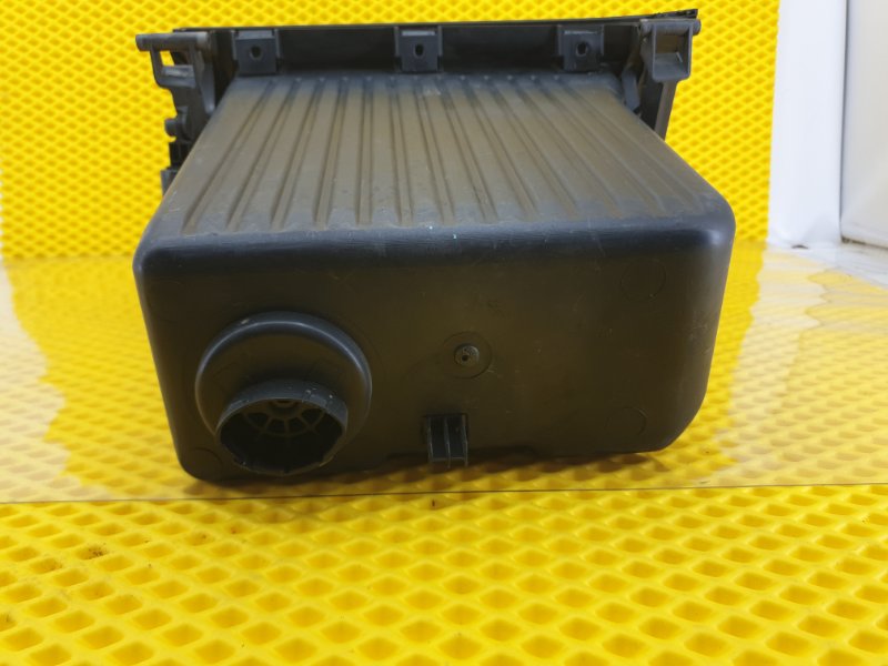 Бардачок Ford Focus 2006 2