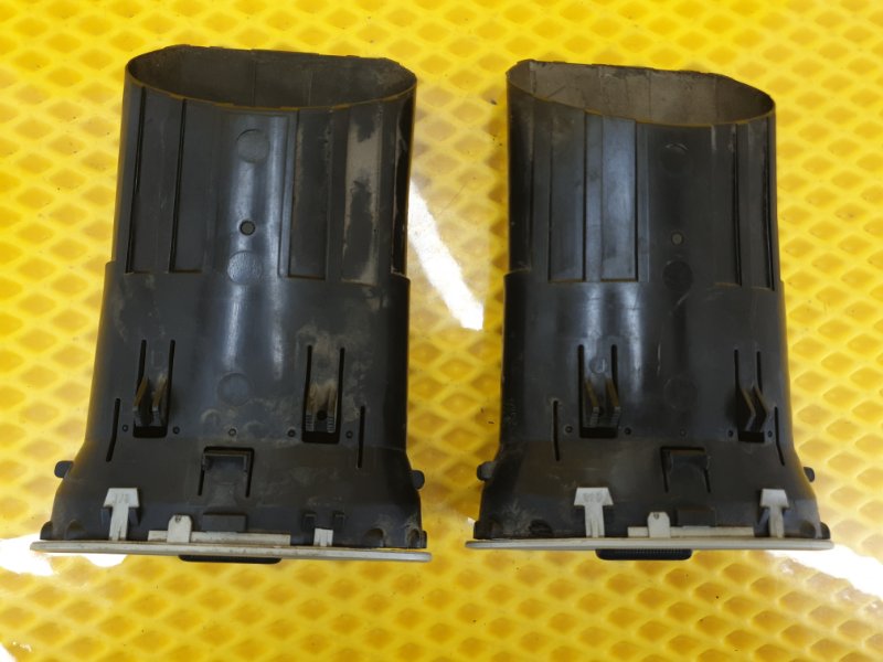 Воздуховод (дефлектор) Ford Focus 2006 2