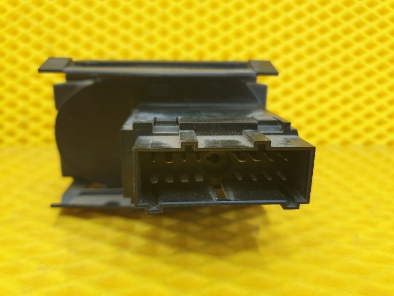 Блок управления светом Ford Focus 2006 2