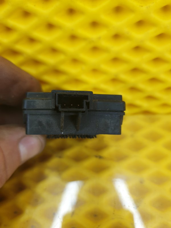 Блок управления центральным замком Ford Focus 2006 2