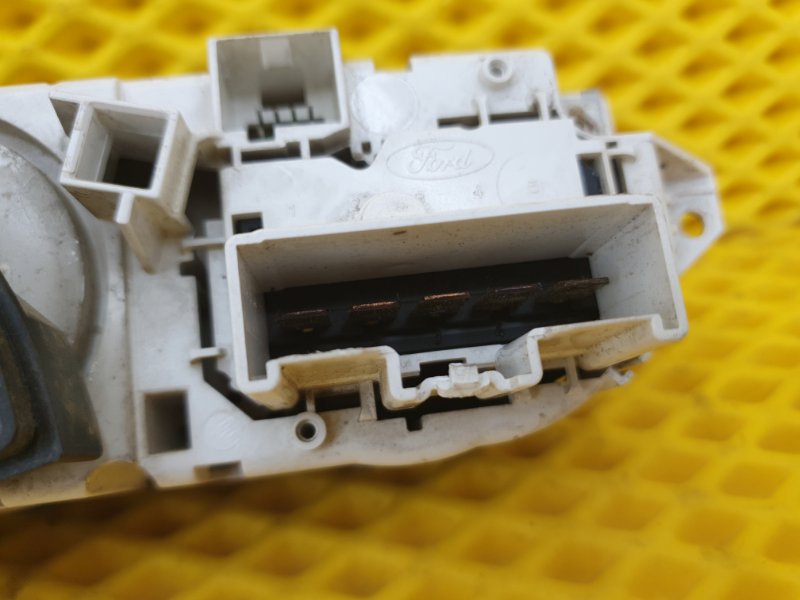 Блок управления отопителем Ford Focus 2006 2
