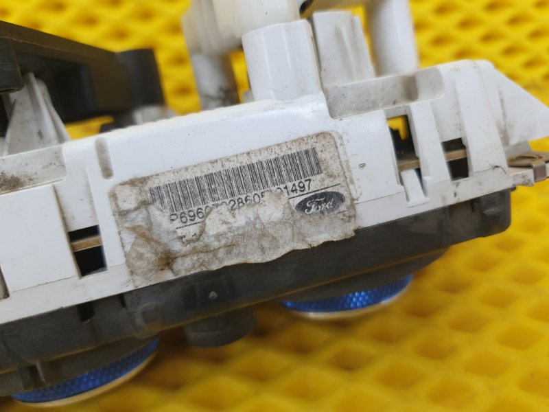 Блок управления отопителем Ford Focus 2006 2