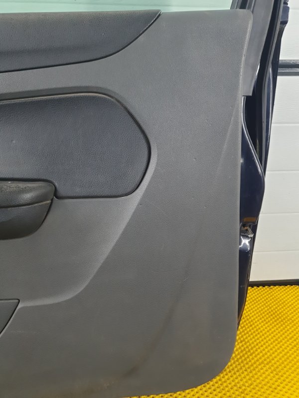 Дверь Ford Focus 2006 2