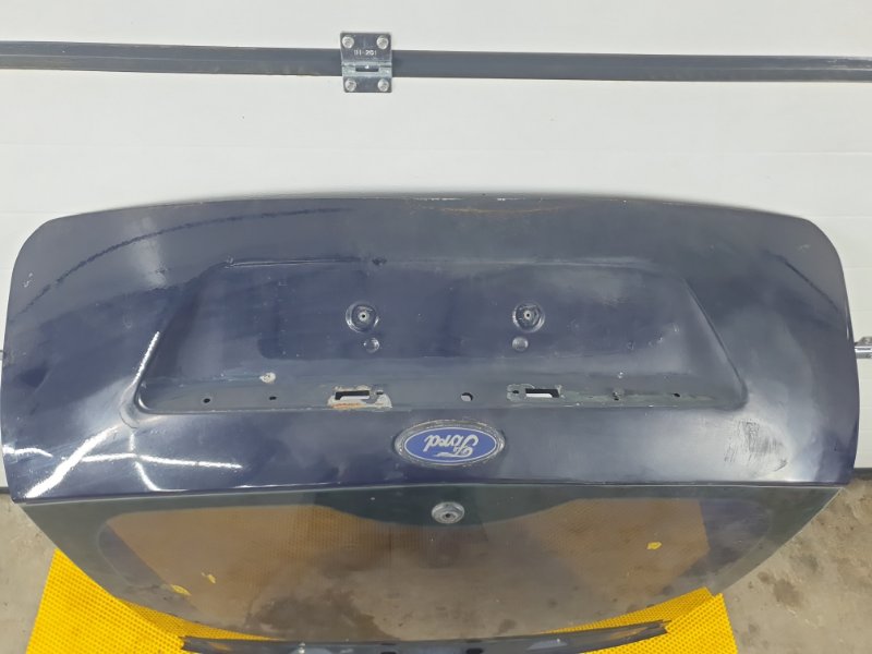 Крышка багажника Ford Focus 2006 2