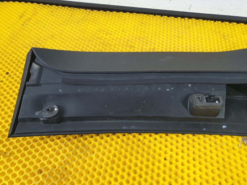 Спойлер крышки багажника Ford Focus 2006 2