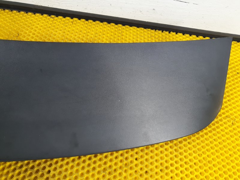 Спойлер крышки багажника Ford Focus 2006 2