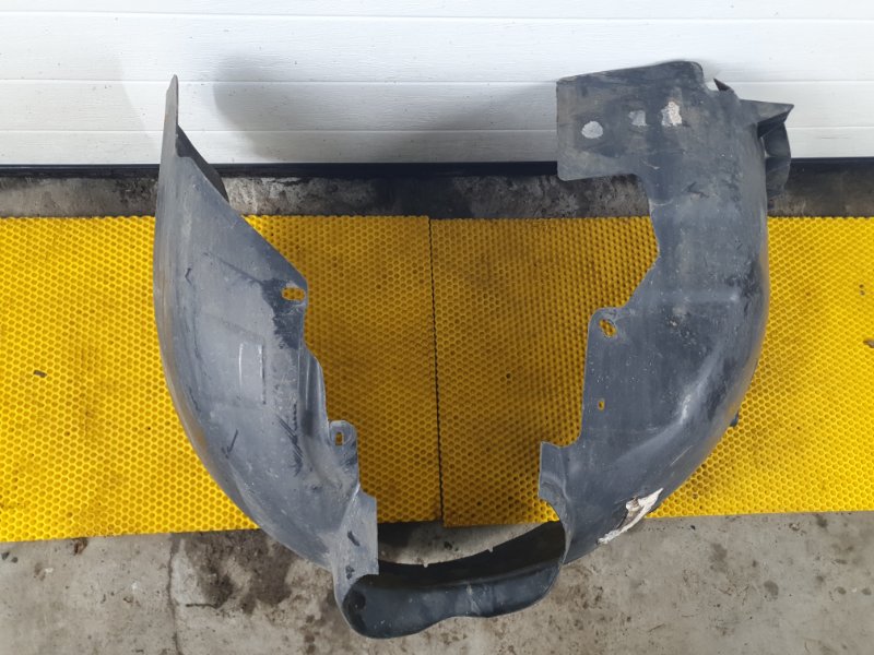 Подкрылок передний Ford Focus 2006 2