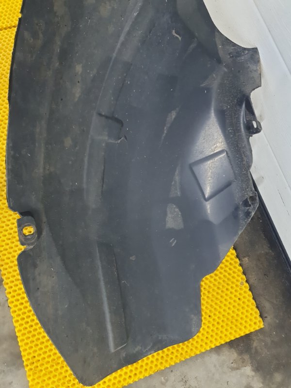 Подкрылок передний Ford Focus 2006 2