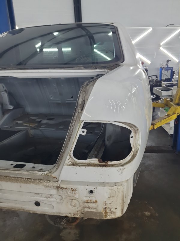 Крыло ( Четверть ) Mercedes-Benz e240 15.04.1998 210