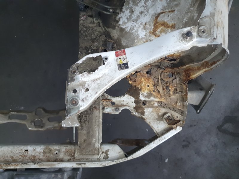 Панель передняя (Телевизор) Mercedes-Benz e240 15.04.1998 210